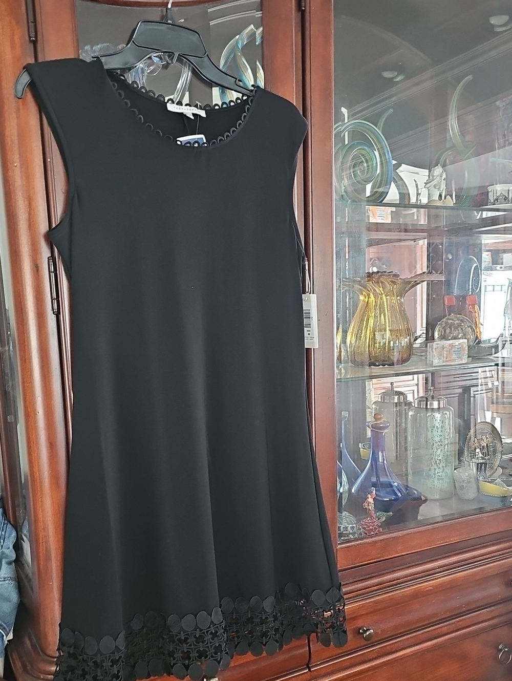 Tasha + Sophie Elegant Black Sleeveless Dress with Scallop Hem Med Nwt